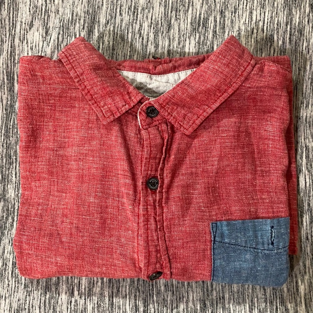 Modern Amusement Short Sleeve Button (large)